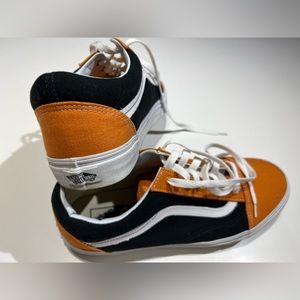 Vans / Sneaker for men / size 10.5 / orange and black